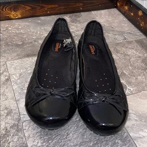 COPY - Size 9 Black Slip Resistant Flats !